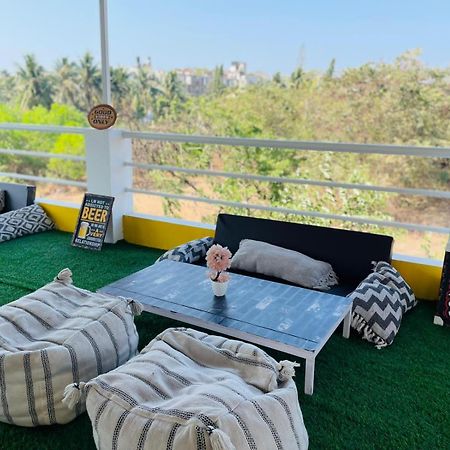Trippy Spot Hostel & Cafe Вагатор Экстерьер фото