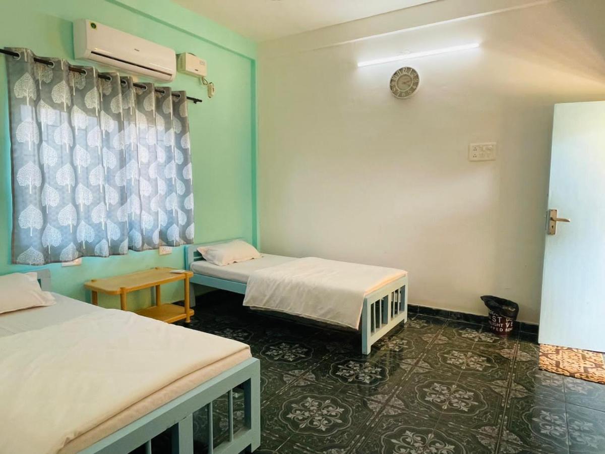 Trippy Spot Hostel & Cafe Вагатор Экстерьер фото