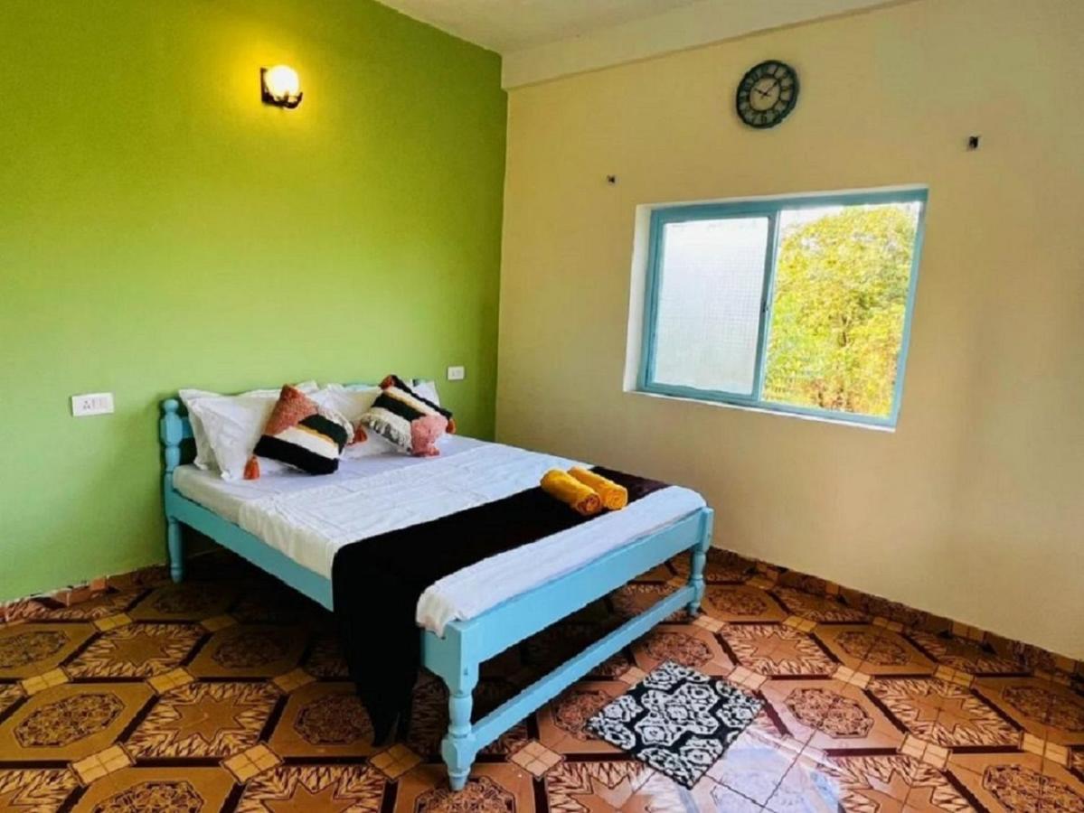 Trippy Spot Hostel & Cafe Вагатор Экстерьер фото